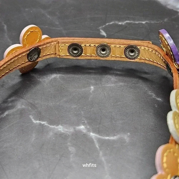 Louis Vuitton Vernis Lexington Flower Choker Necklace - Picture 4 of 4